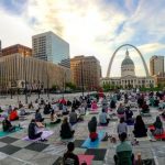Where to find free and affordable outdoor yoga classes in St. Louis – St. Louis Magazine